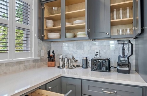 Salem Condo | Spacious 3BR Salem Getaway, Modern & Walkable