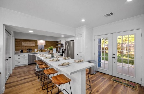 El Lago House | Spacious 3BR Seabrook Home with Backyard Fire Pit and Playground
