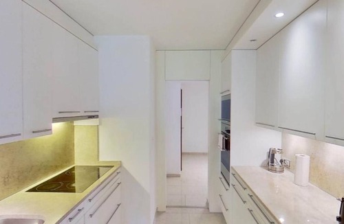 Hirslanden Apartment | Spacious 3BR Stay – Heart of Zürich’s Charm