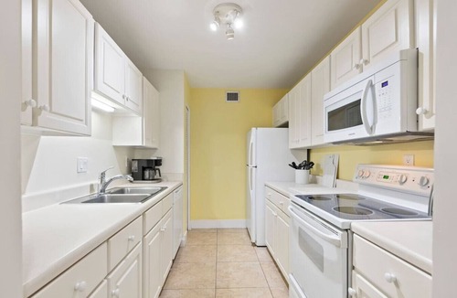 Harbour Town Villa | Spacious 3BR Retreat in Harbour Town | Sleeps 6