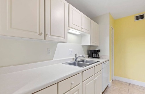 Harbour Town Villa | Spacious 3BR Retreat in Harbour Town | Sleeps 6