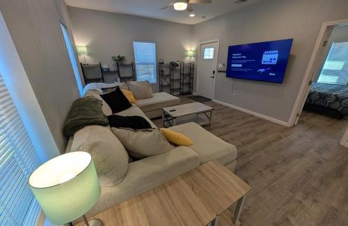 Eastside Promise Neighborhood House | Spacious 3BR w Large Living Area & Fast WiFi