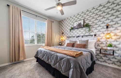 Westchase Apartment | Spacious 3BR2BA w Pool Gym Near Airport #4