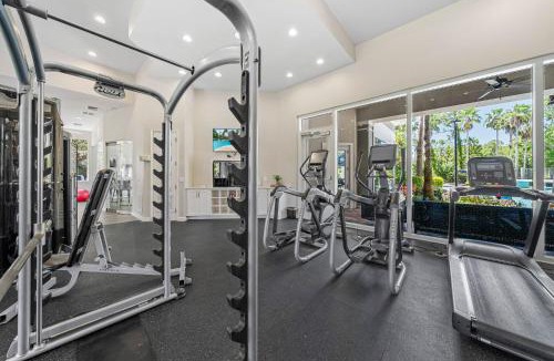 Westchase Apartment | Spacious 3BR2BA w Pool Gym Near Airport #4