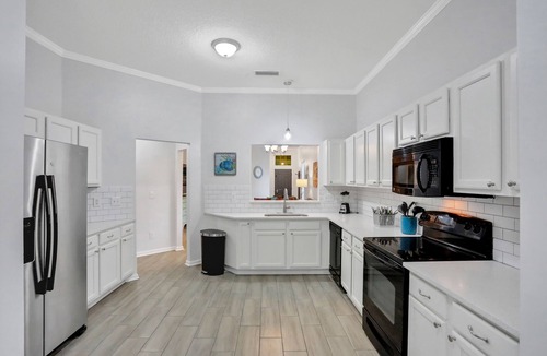 OakLeaf Plantation House | ~Spacious 4/2 in Oakleaf, pet friendly