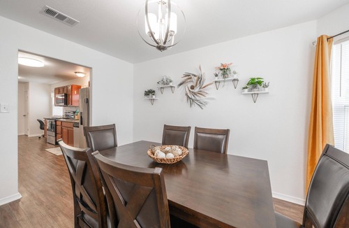 Killeen House | Spacious 4 Bd/2 Ba Home w/Entertainment Rm & Fire Pit - Close to Ft. Cavazos!