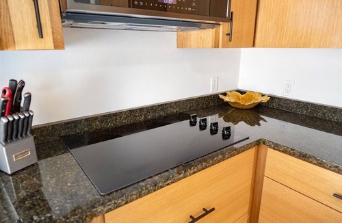 Arroyo Grande House | Spacious 4 Bd Central Coast Retreat -Pool, Spa, Backyard - Pet Friendly