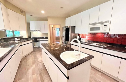 Fontana House | Spacious 4 BDR Home in Desirable Abbey Springs!