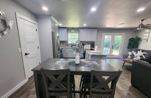 Del City House | Spacious 4-bdr house in charming Del City with AC, WiFi and 9 min of Tinker AFB