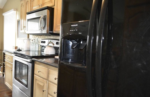 Overland Park House | Spacious 4 BDRM, Game Room, 85” TV, Fenced Yard