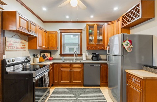 Rochester House | Spacious 4 BDRM w/Onsite Parking & A/C!