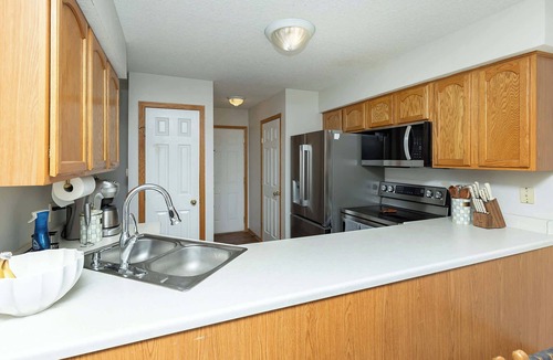 Altoona Condo | Spacious 4-Bed/2.5 BA Modern Home