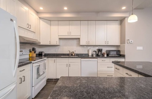 Burlington Apartment | Spacious 4-Bed, 3-Bath Apartments Near Waterfront