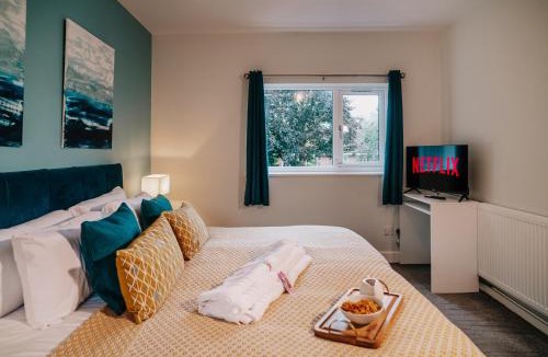 Harborne House | Spacious 4-bed Ample Parking Fast WiFi Contractor Family Friendly