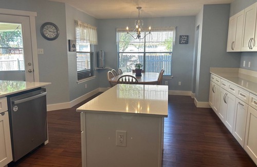 Pflugerville House | Spacious 4 bed Family home in Pflugerville