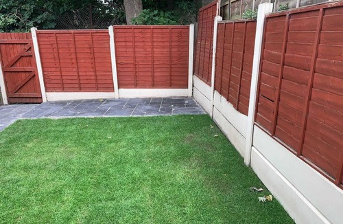 Colyers House | Spacious 4-Bed House with Parking – Erith