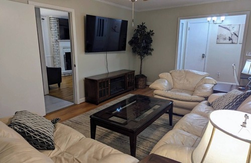 Columbia House | Spacious 4-bed home with king suites, near Riverbanks Zoo and downtown Columbia.