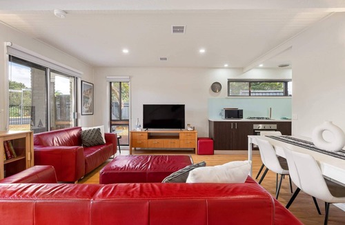 Capel Sound House | Spacious 4-Bed Home 5-min from the Beach