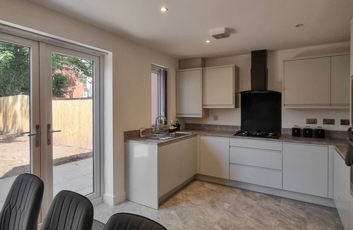 Old Trafford House | Spacious 4-Bed Home with Parking