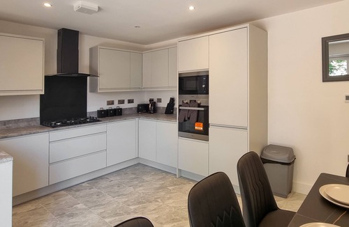 Old Trafford House | Spacious 4-Bed Home with Parking