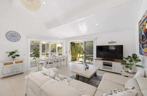 Avalon Beach House | Spacious 4-Bed Home Near Avalon Beach