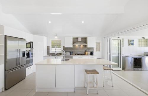 Avalon Beach House | Spacious 4-Bed Home Near Avalon Beach