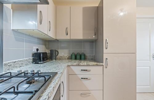 Patchway House | Spacious 4-Bed Home Near Cribbs & Bristol