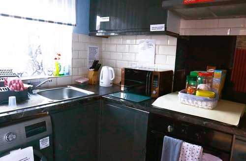 Lower Edmonton House | Spacious 4-Bed House - Sleeps 5, Garden & Parking