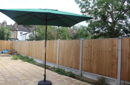 Lower Edmonton House | Spacious 4-Bed House - Sleeps 5, Garden & Parking