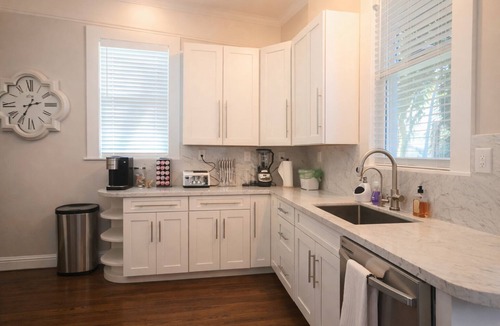 Oakland House | Spacious 4-Bed- Sleeps 8 - Family Friendly