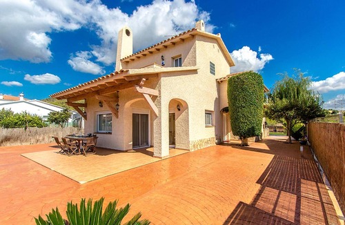 Roda de Bara Villa | Spacious 4 bed villa, short drive from the beach