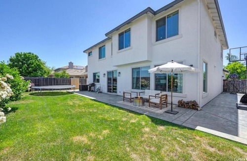 Rancho Cordova House | Spacious 4-bedroom house in lovely Rancho Cordova Anatolia-WiFi, clubhouse