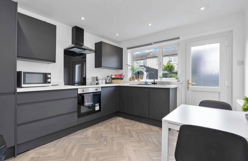 Livingston House | Spacious 4 bedroom home