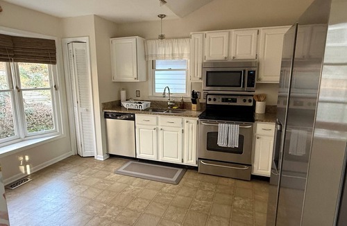Carrboro House | Spacious 4- bedroom 3-bath house in marvelous Carrboro, NC!