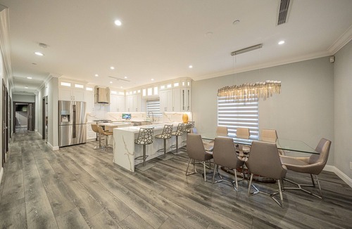 Burbank House | Spacious 4-bedroom, 4.5bath house in peaceful Burbank