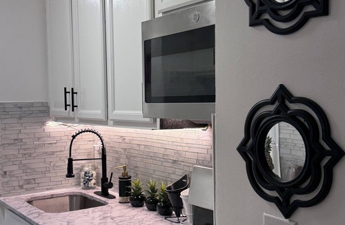 Central Park North Apartment | Spacious 4-bedroom apartment in Manhattan with Doorman