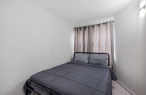 Harlem Apartment | Spacious 4-bedroom apartment in delightful NYC Manhattan sleeps 9