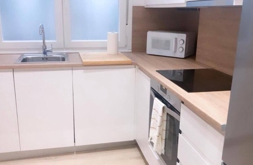 Indautxu Apartment | Spacious 4-Bedroom Apartment in Central Bilbao – Perfect for Families & Groups