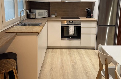 Indautxu Apartment | Spacious 4-Bedroom Apartment in Central Bilbao – Perfect for Families & Groups
