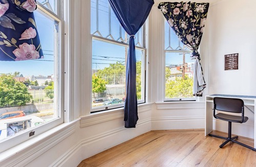 Downtown Berkeley Apartment | Spacious 4 bedroom Apt Walk 2 UC