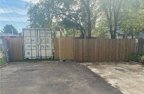 Thunder Bay Apartment | Spacious 4 bedroom apt in Westfort with free laundry parking and wifi parking