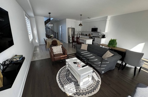 Wasaga Beach House | Spacious 4-bedroom townhome with WiFi and AC in charming Wasaga Beach