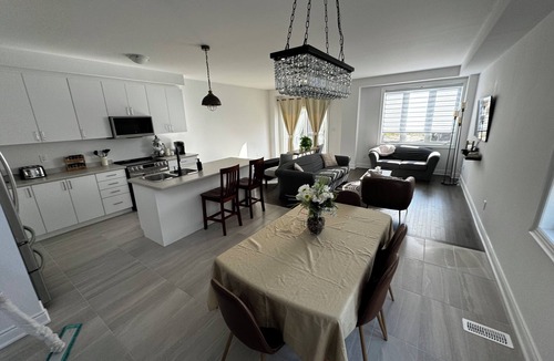 Wasaga Beach House | Spacious 4-bedroom townhome with WiFi and AC in charming Wasaga Beach
