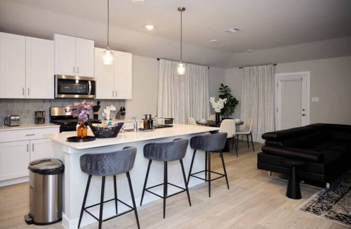 Pecan Grove House | Spacious 4-bedroom charming modern home in Richmond Tx