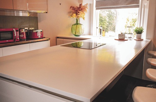 Stirling Apartment | Spacious 4 Bedroom Flat in Stirling