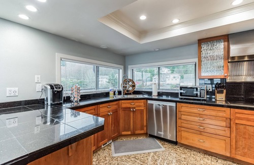 Redondo House | Spacious 4 bedroom Home … EV Charger Available