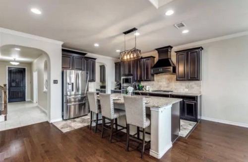 Little Elm House | Spacious 4-bedroom house in welcoming 'The Chateau @ Little Elm'