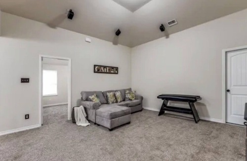 Little Elm House | Spacious 4-bedroom house in welcoming 'The Chateau @ Little Elm'