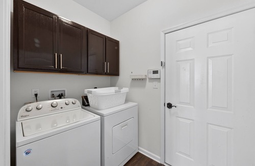 Middletown House | Spacious 4-bedroom house in peaceful Middletown with AC