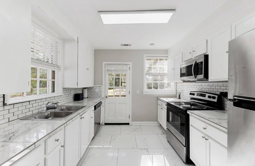 Gunter Afs House | Spacious 4-bedroom house in nice Montgomery with AC